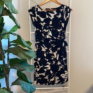 Short sleeve black and white floral dress by Taylor for Pea in the Pod